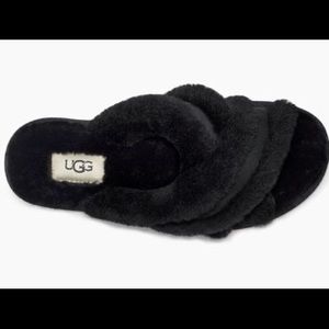 UGG Fuzzette Black Slipper. Never worn. Box not included. Perfect condition. 6.